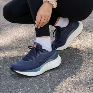 Saucony echelon 10 running shoes women’s 8.5W wide navy PWRRUN athletic sneakers